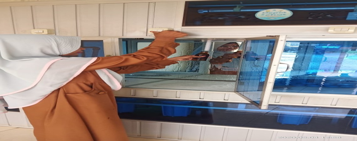 Konduktor poyezdda bir yigitni sikadi